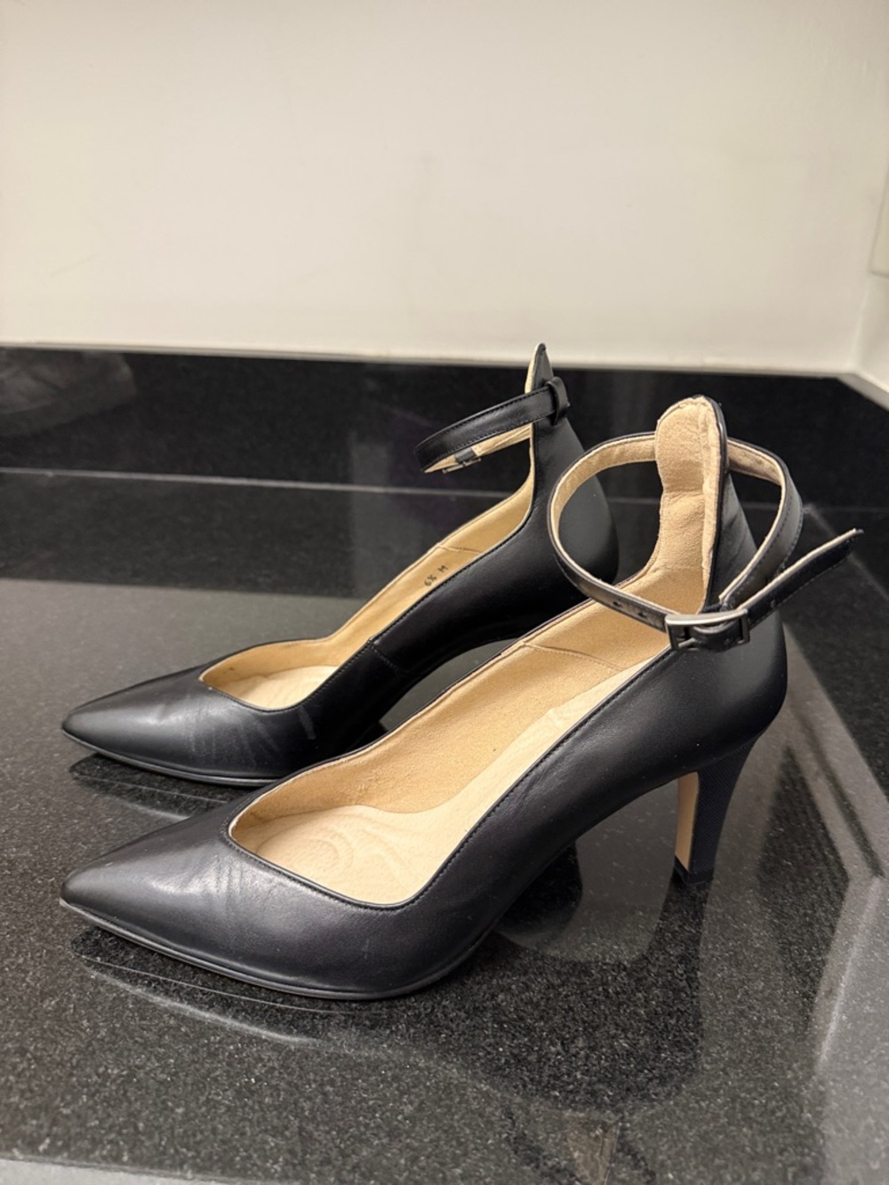👠Antonia Saint Luxe Lasso Leather Ankle-Strap Pump - Picture 4 of 7